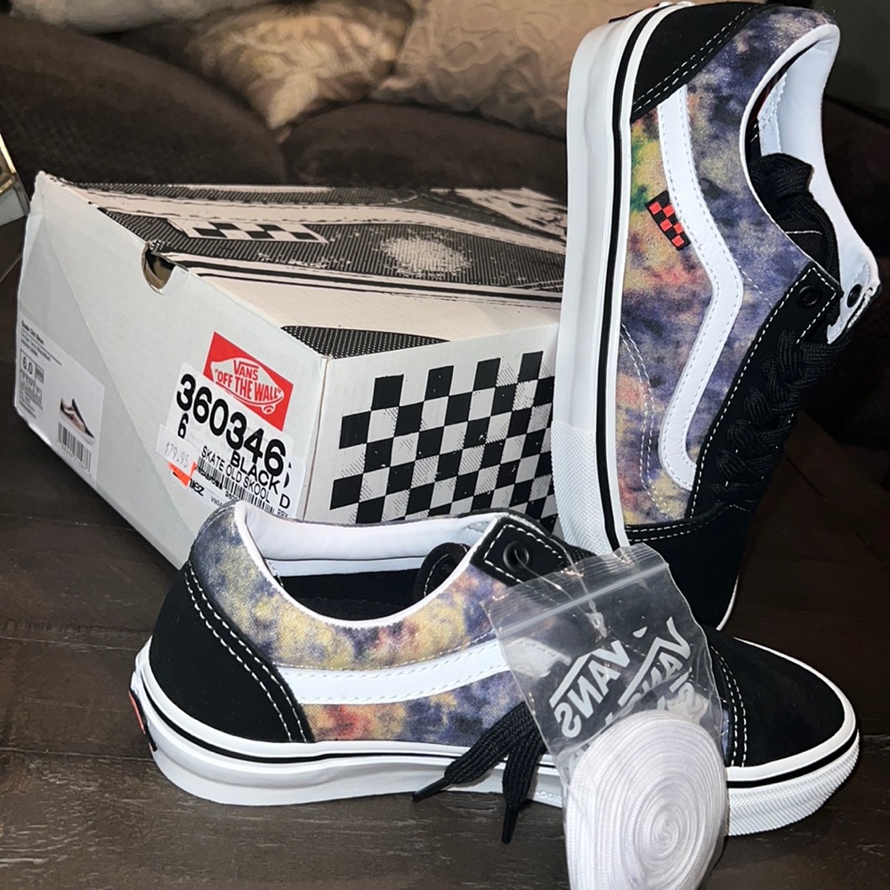 NEW IN BOX! Black Skate Old Skool Tie Dye 6
